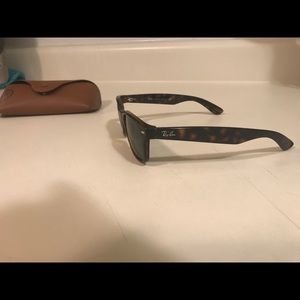Ray bans wayfarer tortoise shell frames